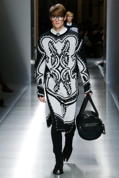 Look 1